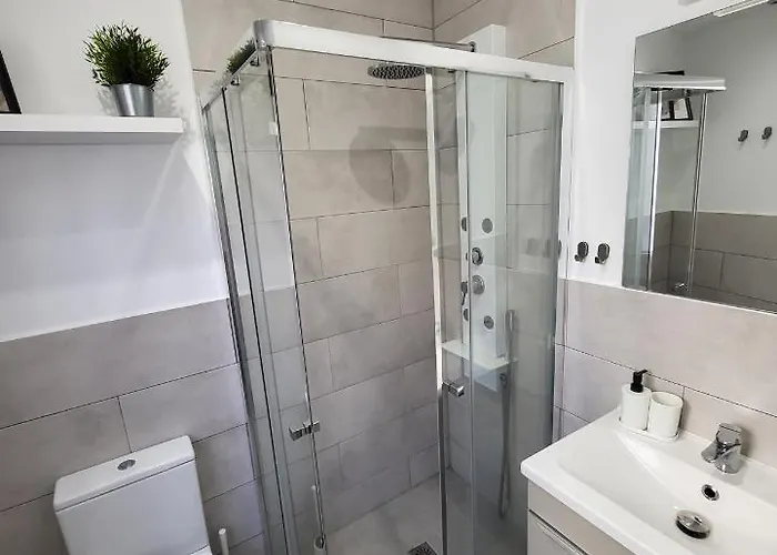 Atico Merced. Tranquilo Y Bien Situado * א-קורוניה