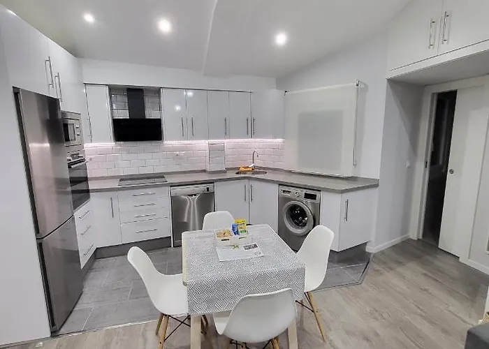 Atico Merced. Tranquilo Y Bien Situado